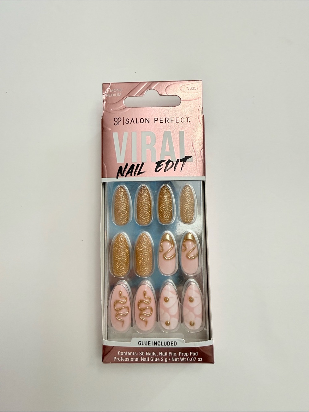 Salon Perfect Viral Nail Edit Press On Nails Pink Gold Snake Medium Almond 38357